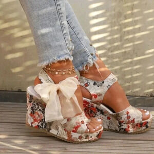 Fahionable Bow Decor Floral Pattern Bow Decor Ankle Strap Wedge Sandals